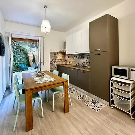 Hostdomus - Garden Апартаменты Финале Лигуре